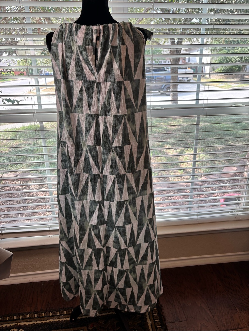 LulaRoe NWT Sleeveless Geometric Print Maxi Skirt in Green and White Size Med